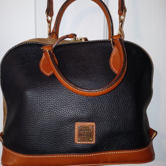 Dooney & Bourke Handbags - HOST PICK!!💖💖💖 DOONEY AND BOURKE ZIP ZIP BAG